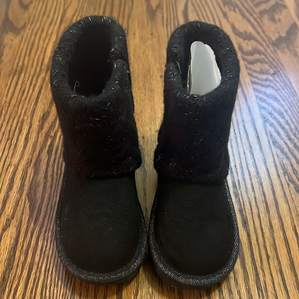 • New without Tag• Jumping Beans Black Boots with Knit Top - Size 8T